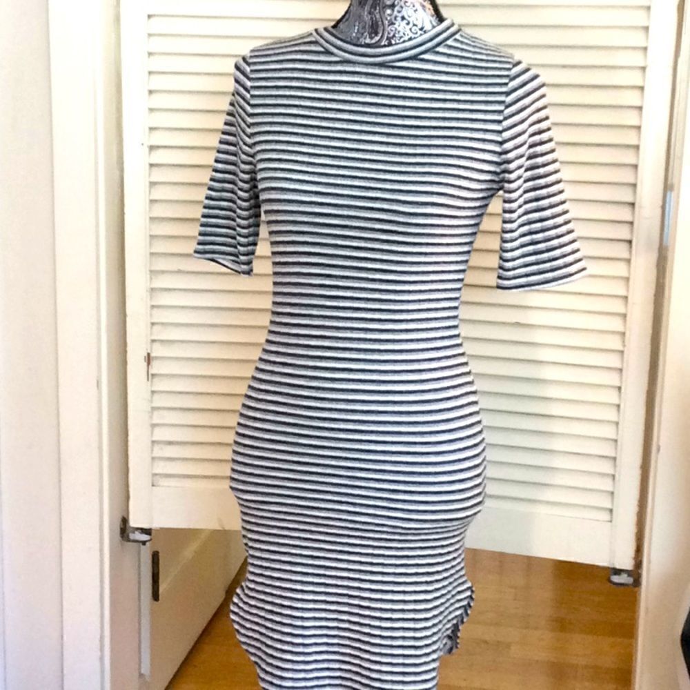 Tres Bien USA Striped Sweater Dress Poly blend L.
